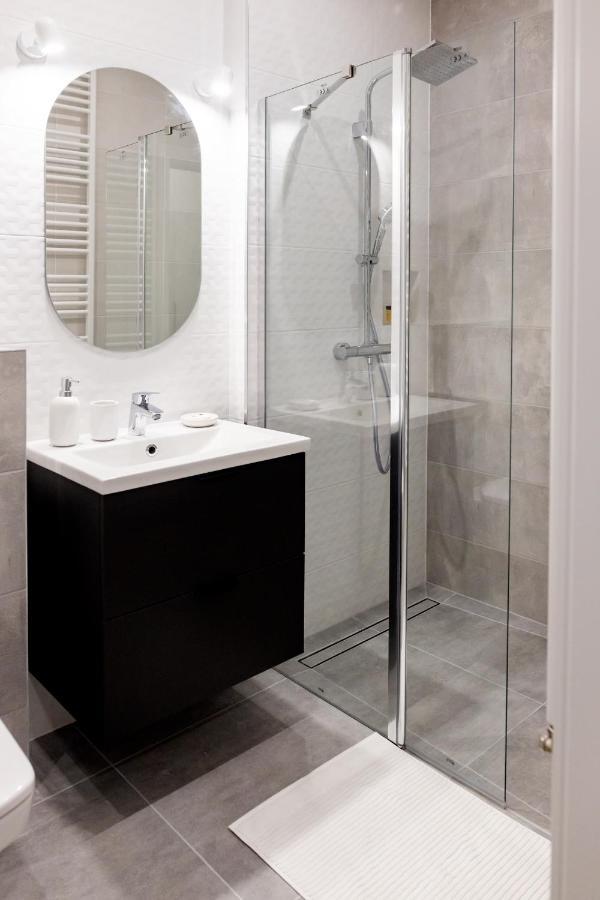Downtown Apartments ,Next To Spodek-Free Parking Katowice Luaran gambar